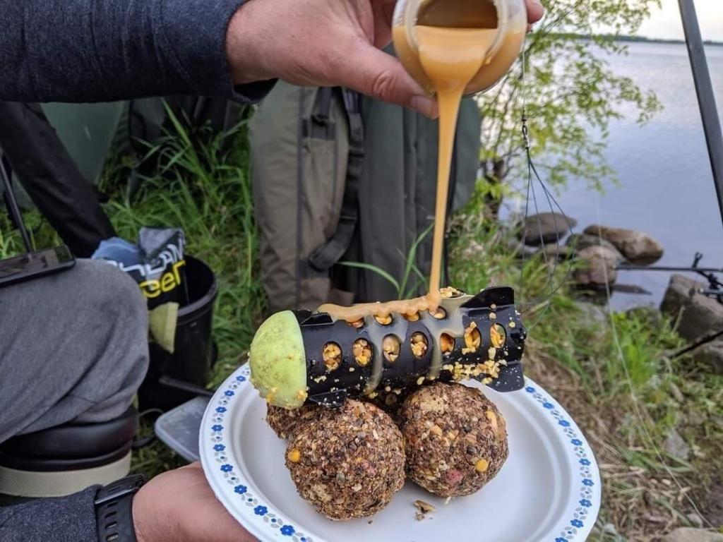 How to make an Oats / Oatmeal Pack Bait (Video) - Big Carp News